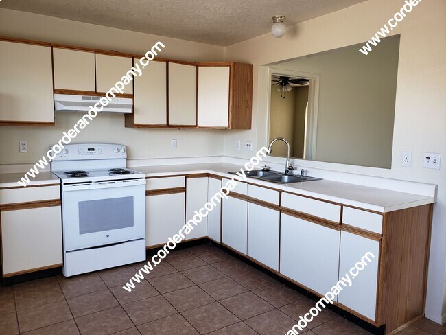 Foto del edificio - Nice 3 Bedroom, 2 Bathroom, 2 Car Garage a...
