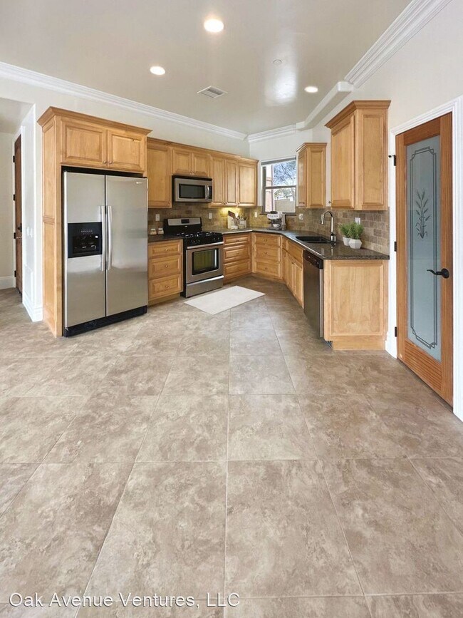 Foto del edificio - 3 br, 2 bath House - 1206 Oak Avenue