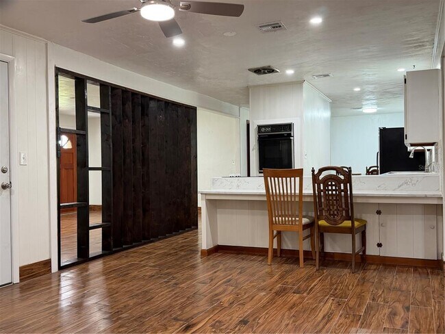 Foto del edificio - 16726 Co Rd 235A