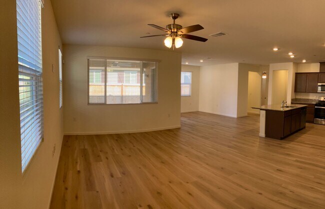 Foto del edificio - 1977 Apiary Wy