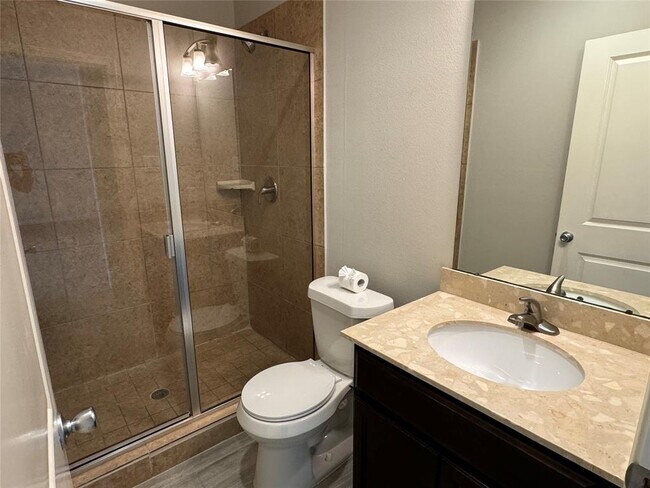 Foto del edificio - 7920 Via Ashford Terrace