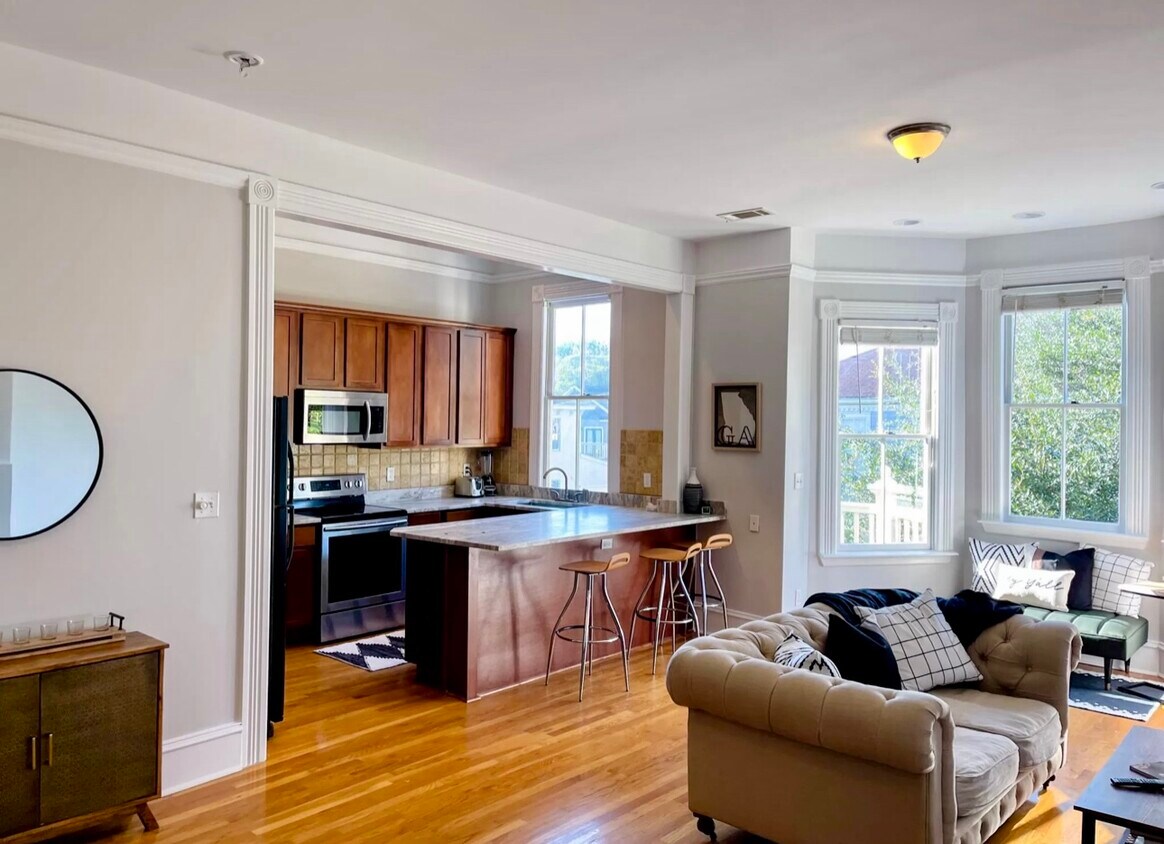 Foto principal - 214 E. 32nd St.