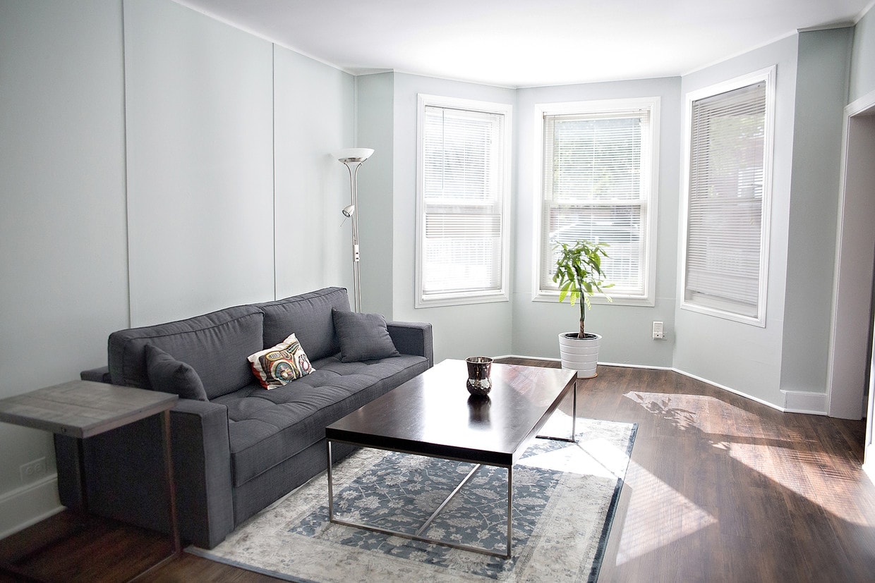 Primary Photo - 3350 W Cuyler Ave