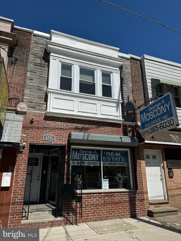 Building Photo - 6725 Elmwood Ave