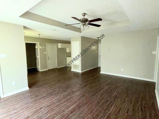 Foto del edificio - 89 Bel Air Loop Rd
