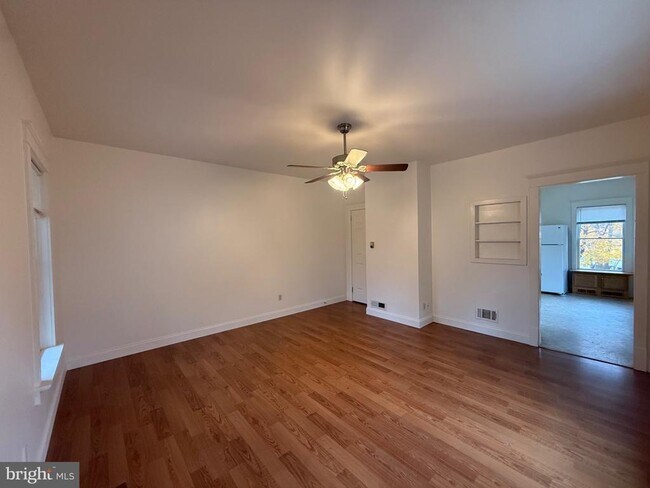 Foto del edificio - 1740 Arnold Ave