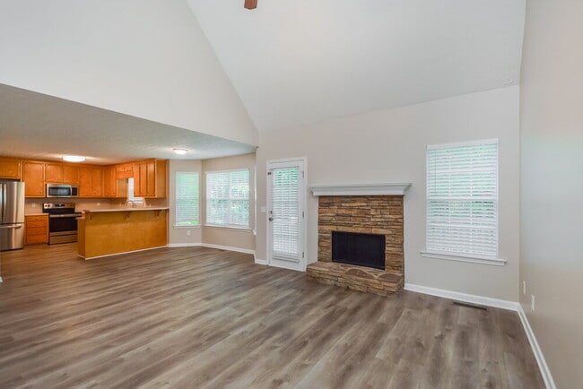 Building Photo - 335 Alcovy Cir