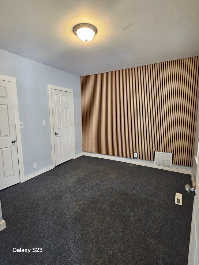 Building Photo - 315 W Thomas St