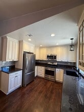 Building Photo - 2131 Greencrest Dr