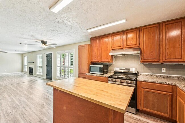 Foto del edificio - 10410 Springland Ct