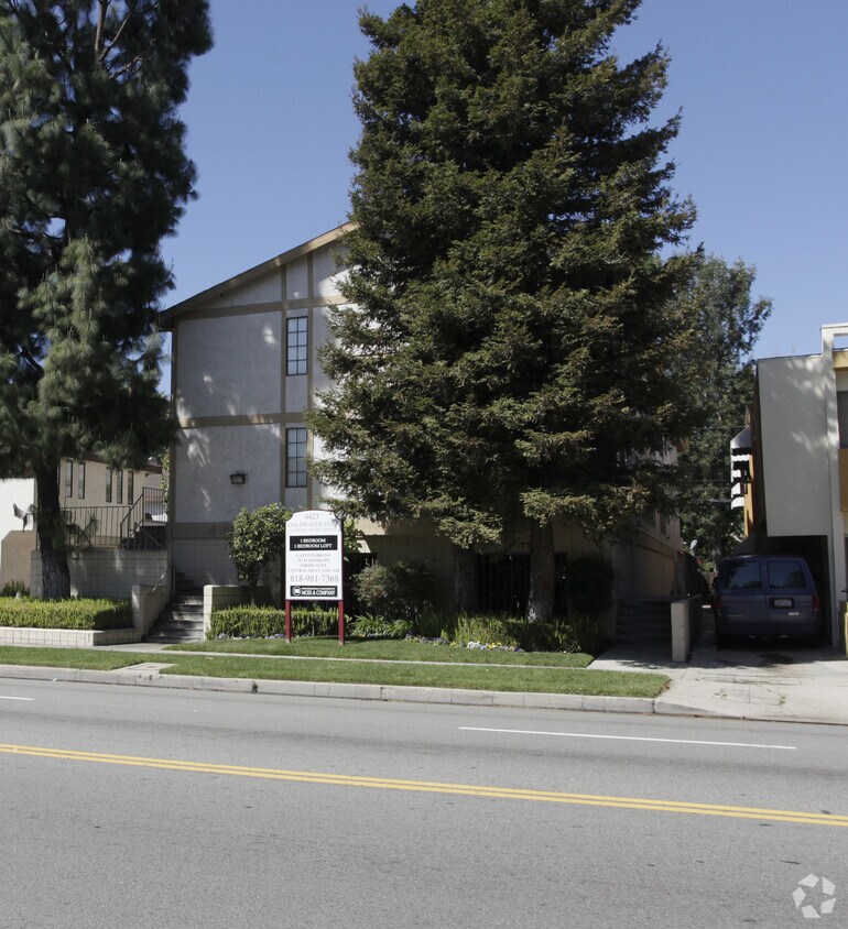 Foto del edificio - 4527 Coldwater Canyon Ave