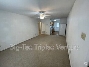 Building Photo - 262 N Pecan St