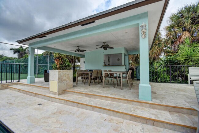 Foto del edificio - 277 N Ocean Blvd