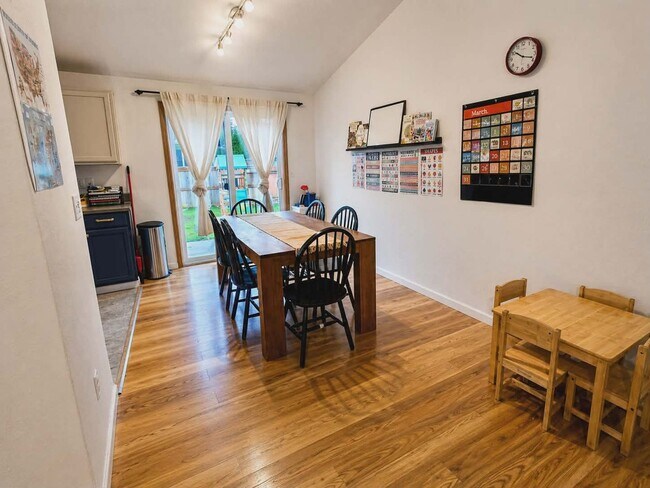 Foto del edificio - Must See 3 BED/2 Bath Rambler in Heart of Yelm Available 6/10/26! Close to JBLM!!!