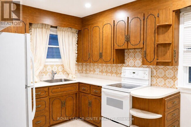 Photo du bâtiment - 820 Simcoe St N