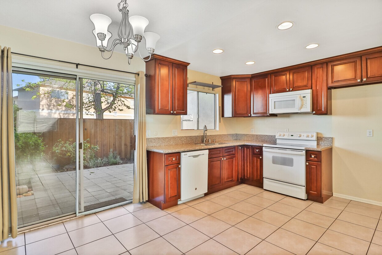 5362 Lake Lindero Dr, Agoura Hills, CA 91301 Townhome Rentals in