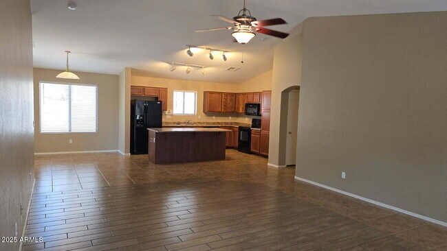 Building Photo - 7327 W Magdalena Ln