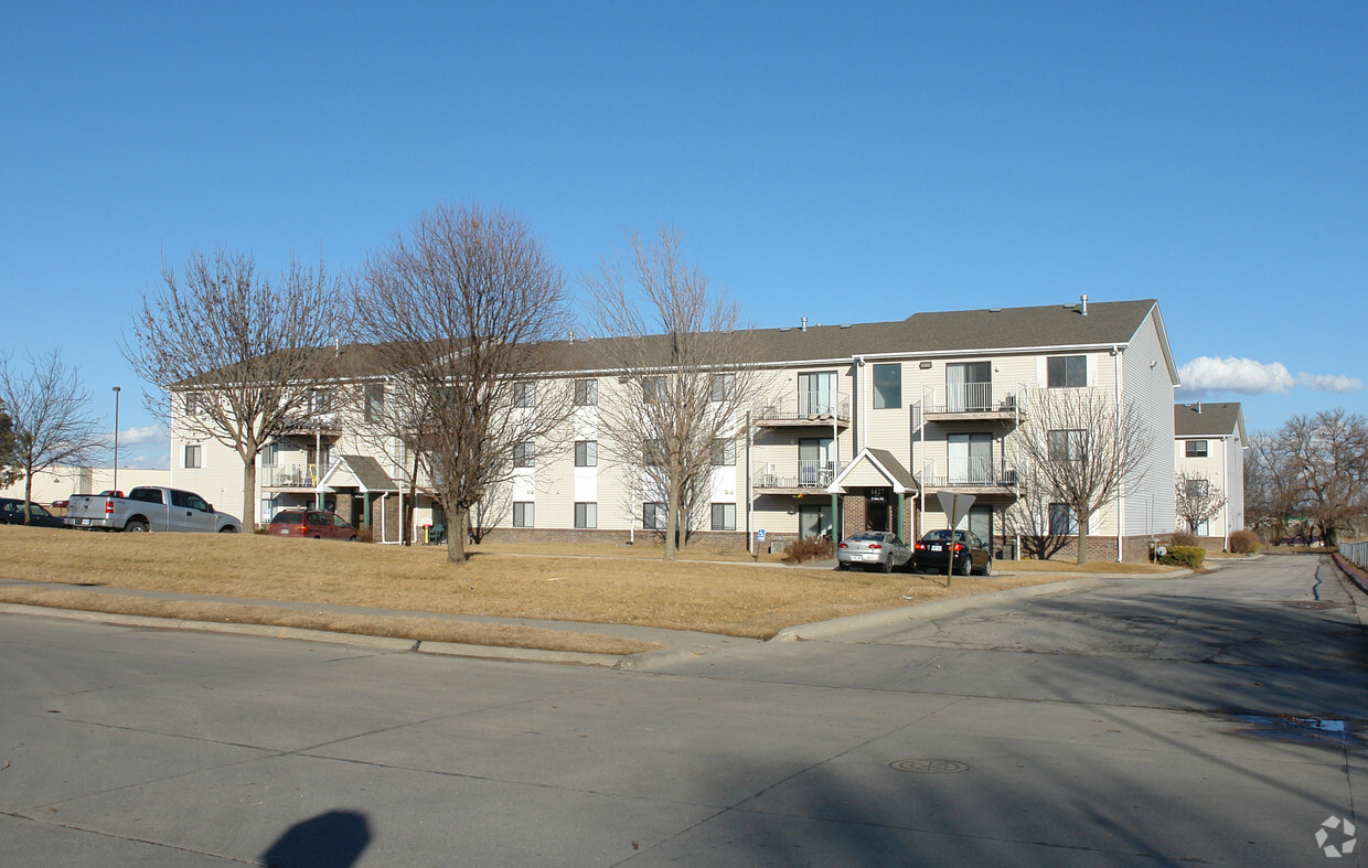 Primary Photo - Grandview Apartments