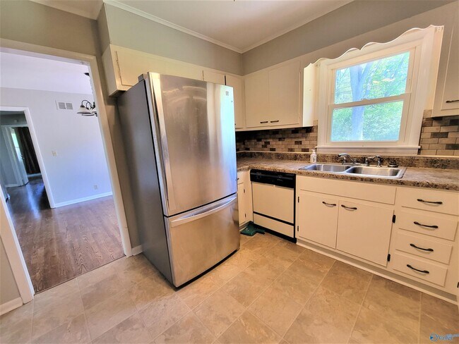 Foto del edificio - 6514 Janice St NW