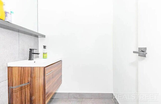 Foto del edificio - Putnam Avenue