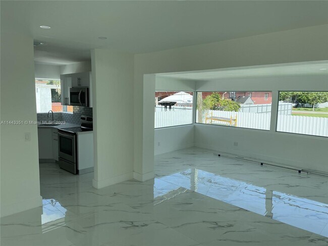 Building Photo - 2101 SW 82nd Pl