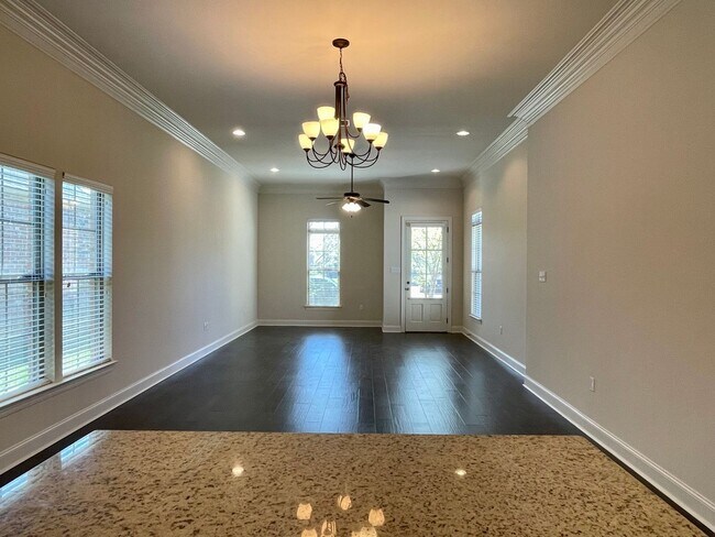 Foto del edificio - Beautiful 4 bedroom home