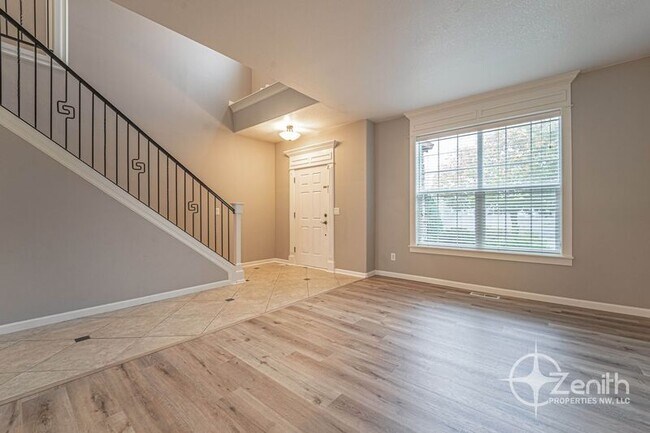Building Photo - 1830 NW Astor Ct