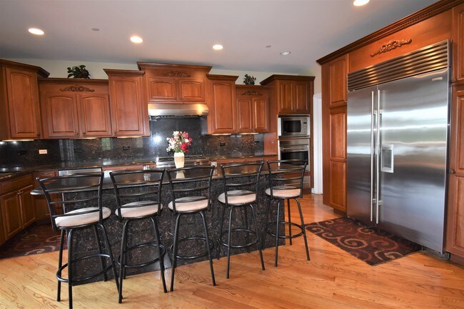 Building Photo - 7232 Roxbury Ct