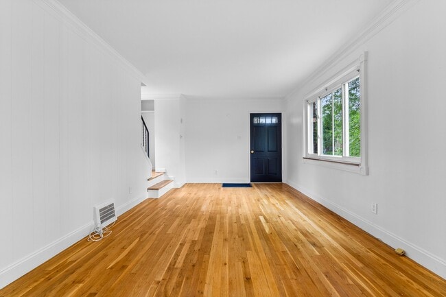 Building Photo - 947 Brintell St