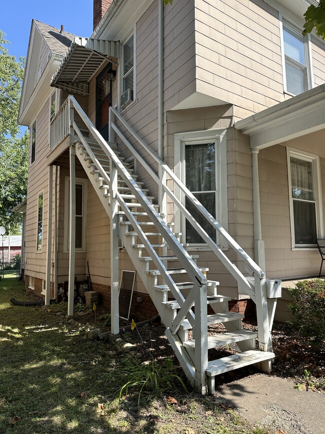 Building Photo - 1328 Ferry St