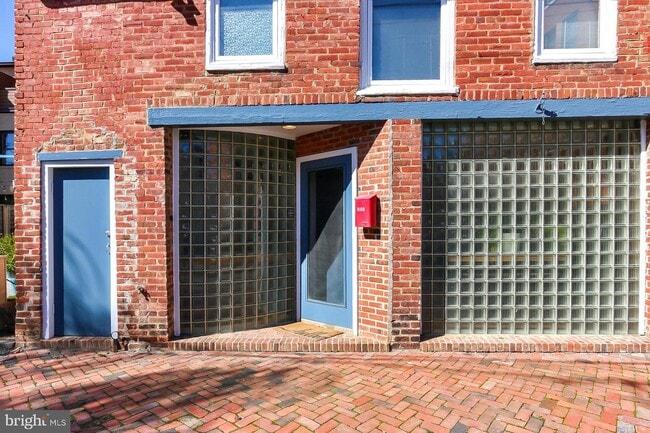 Building Photo - 206 N Patrick St