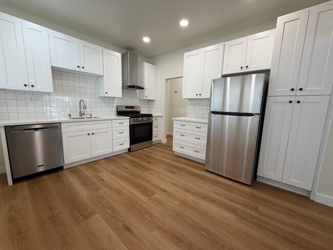 Foto del edificio - 1122-1126 N Madison Ave