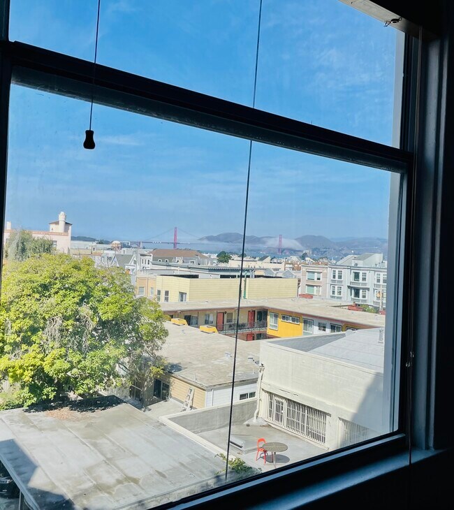 Foto del edificio - 2415 Van Ness Ave