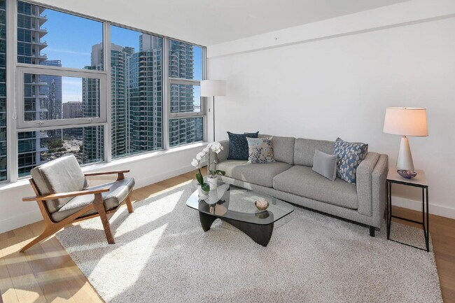 Foto del edificio - "Stunning 2-Bed, 2-Bath Urban Retreat with 1161 Sq Ft of Comfort in Downtown San Diego!"