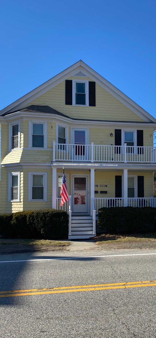 509 Middle Hwy Unit 2, Barrington, RI 02806 Apartments in Barrington