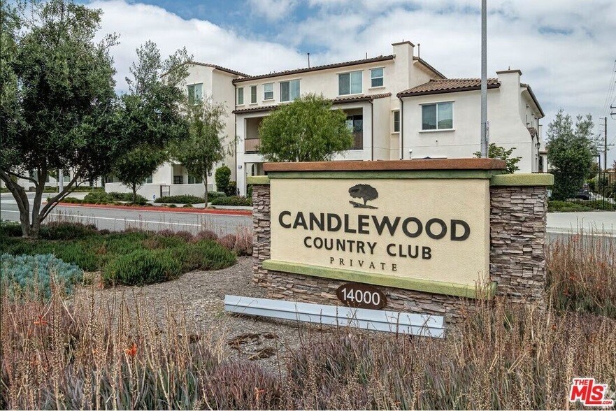 Foto principal - 13935 Fairway Dr