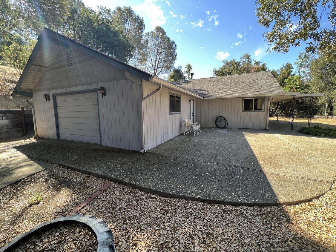 Primary Photo - 51729 S Ponderosa Way