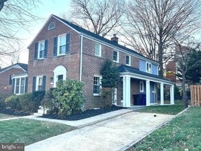 Building Photo - 1010 N Kentucky St
