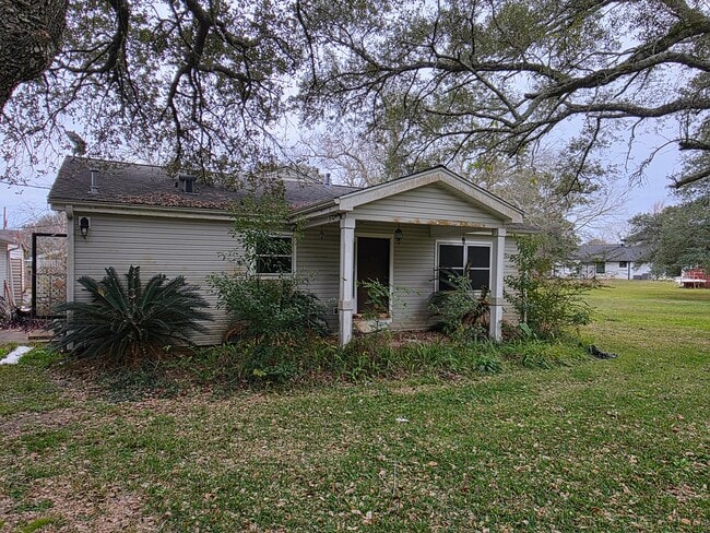 Building Photo - 4701 Cherry St