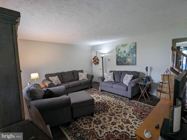 Building Photo - 6264 Woodchuck Pl