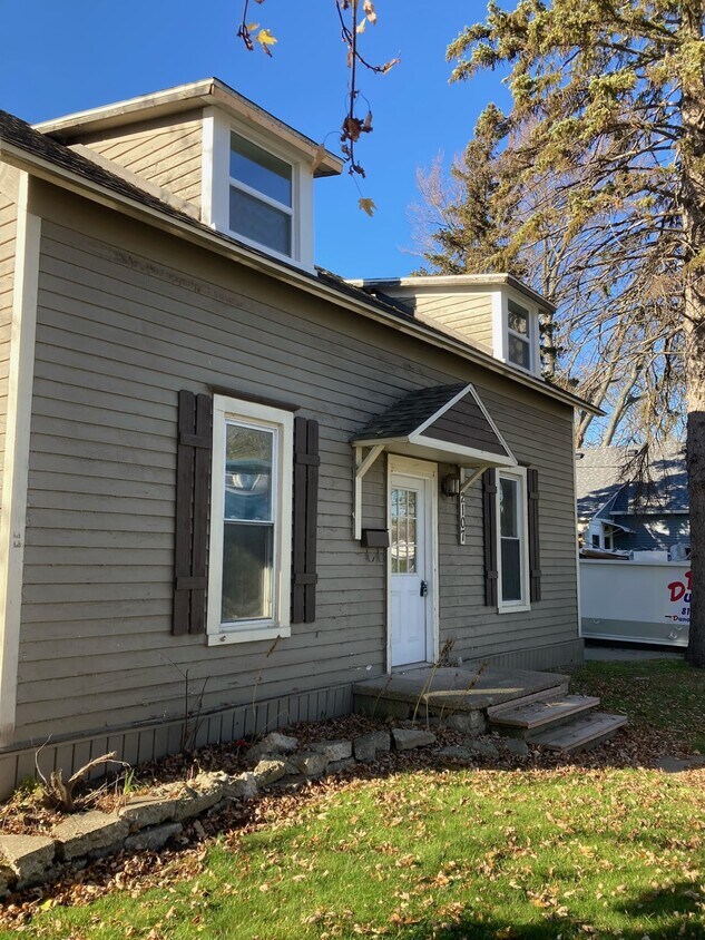 Primary Photo - 2107 Poplar St