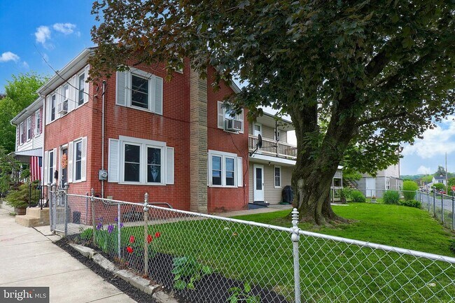 Patio cercado - 1102 Lancaster Ave