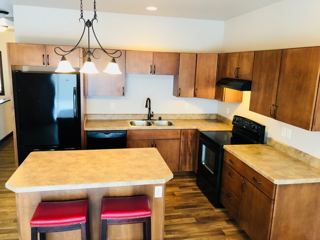 Building Photo - 2120 Rehberg Ln