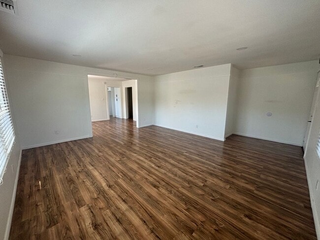 Foto del edificio - 35227 Ave C