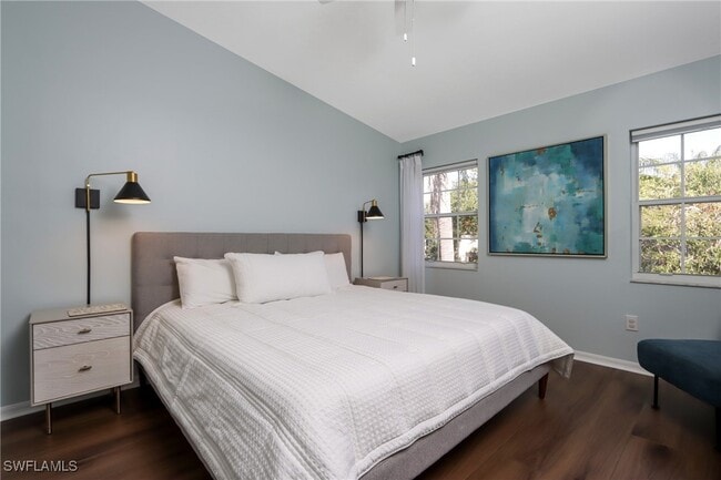 Foto del edificio - 2585 Old Groves Rd