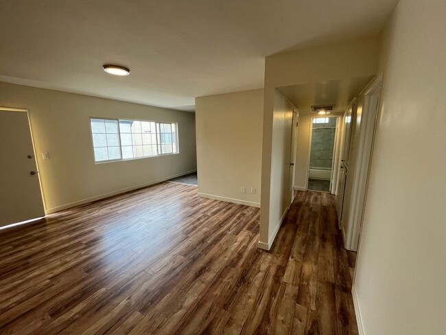 Building Photo - 8517 Cedros Ave