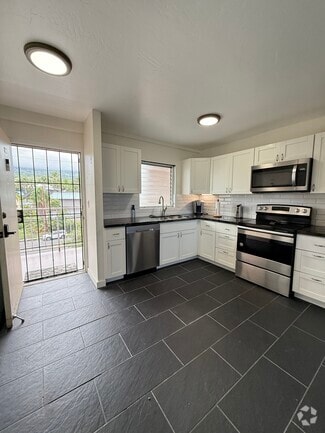 Building Photo - 75-5766-5766 Kuakini Hwy