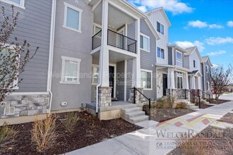 Building Photo - 15271 S Reins Wy