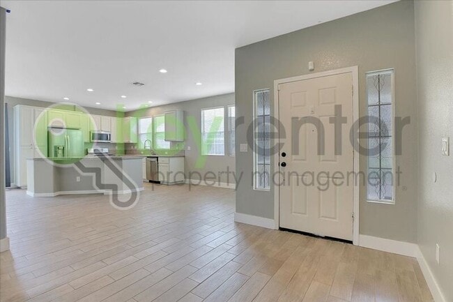 Building Photo - 461 Anjou Cir