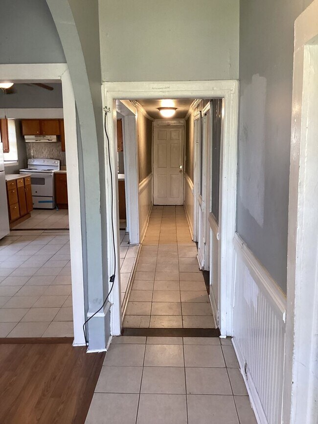 Building Photo - DOWNTOWN WILMINGTON! 2BD/1BA
